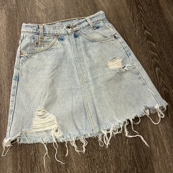 Vintage Levi’s 550 Reworked Denim Skirt Orange Tab Distressed Raw Hem Light Wash - Picture 2 of 15
